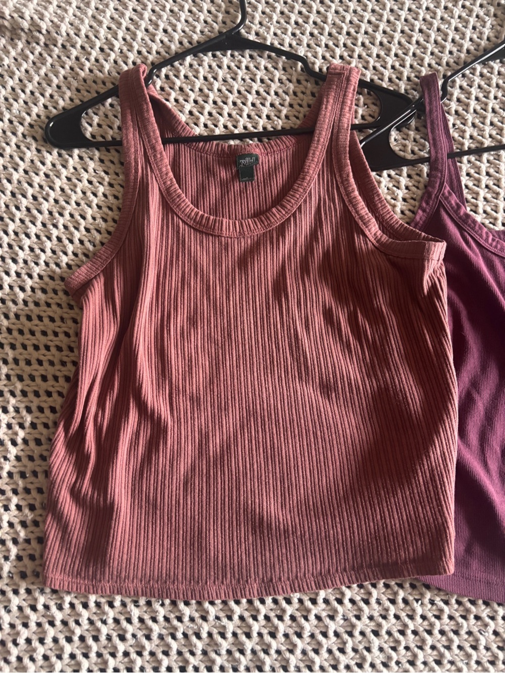 Basic tank top bundle size large - Wild fable , American eagle - Picture 3 of 6